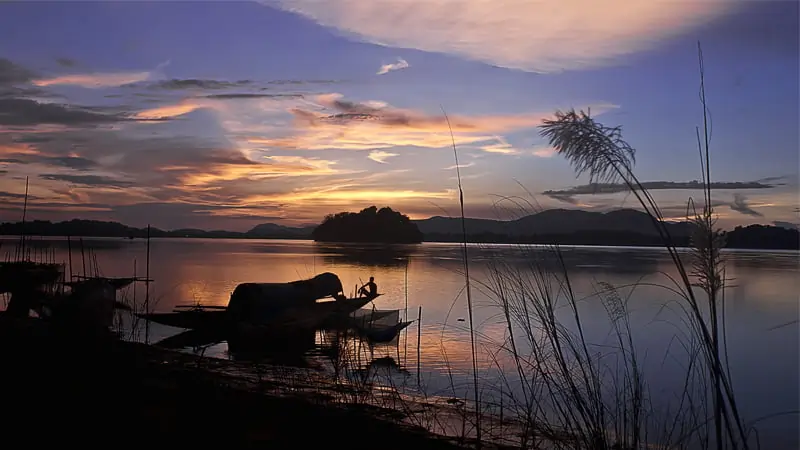 কিম্বদন্তী-ইতিহাসৰ পৰা সাহিত্য-সংস্কৃতিলৈ বৈ থকা বৰলুইত