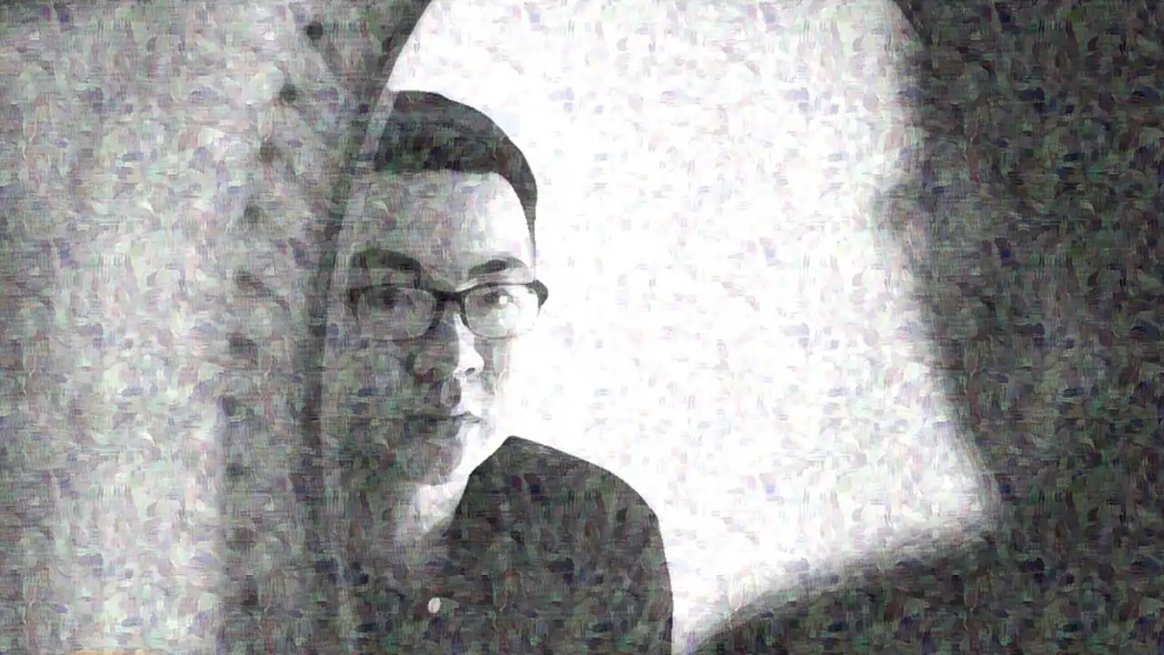 হঠাৎ চলন্ত ৰেলত