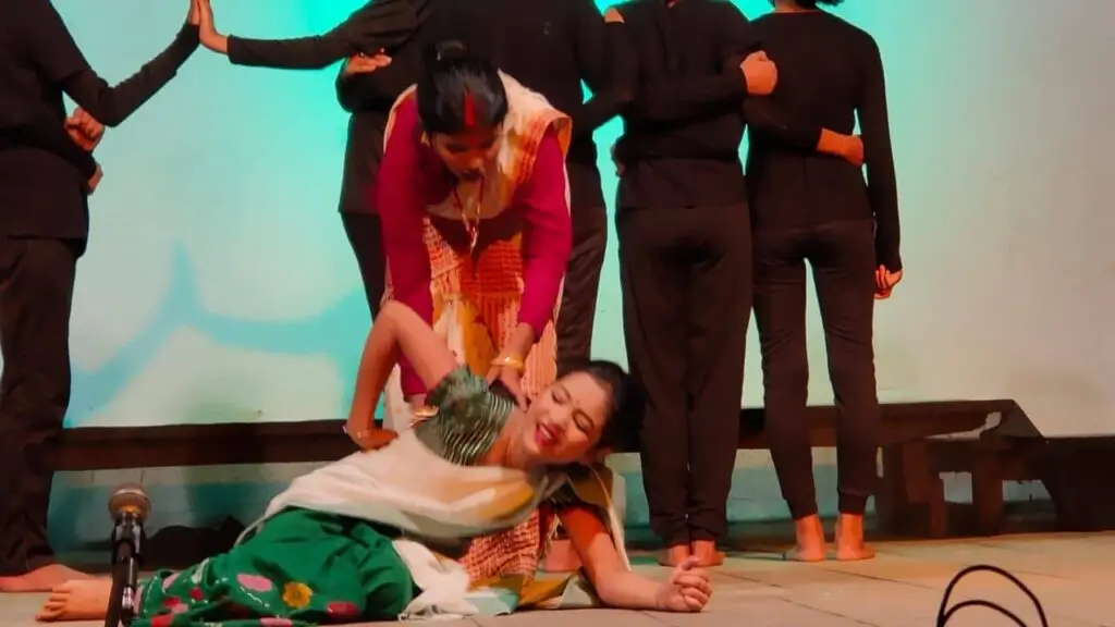 জামুগুৰিহাটত শিশু নাটক