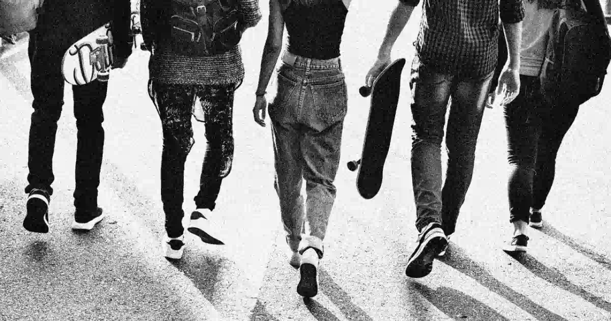 যুৱ মানসিকতাৰ স্খলন: উত্তৰণৰ বাট বিচাৰি